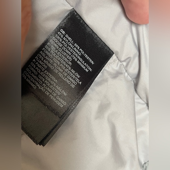 The North Face Women’s vest - Picture 17 of 17